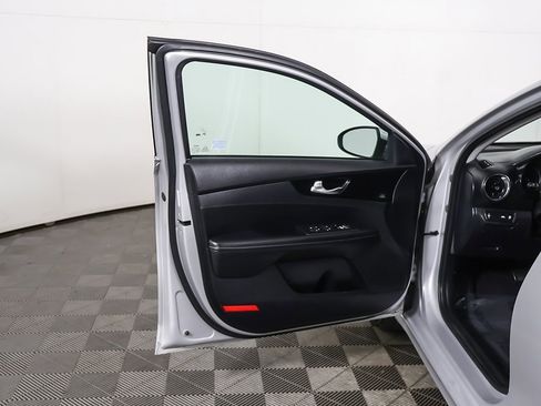 Used 2019 Kia Forte S image 14