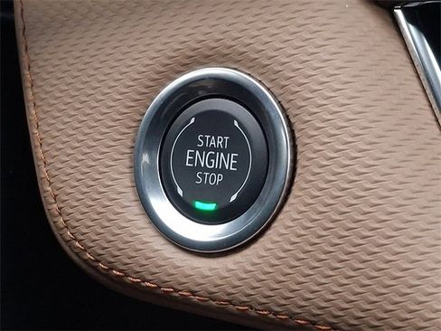 Certified 2025 Chevrolet Equinox ACTIV w/ Convenience Package III image 24