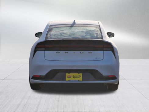 Used 2024 Toyota Prius XLE image 6