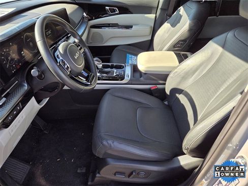 Used 2024 Kia Carnival SX Prestige image 6