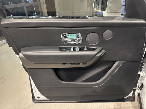 Used 2020 Rolls-Royce Cullinan image 28