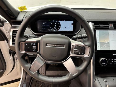 Used 2026 Land Rover Discovery S image 19