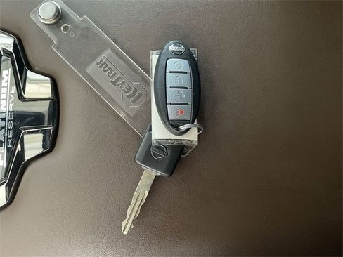 Used 2021 Nissan Titan Platinum Reserve w/ Off Road Protection Package image 33