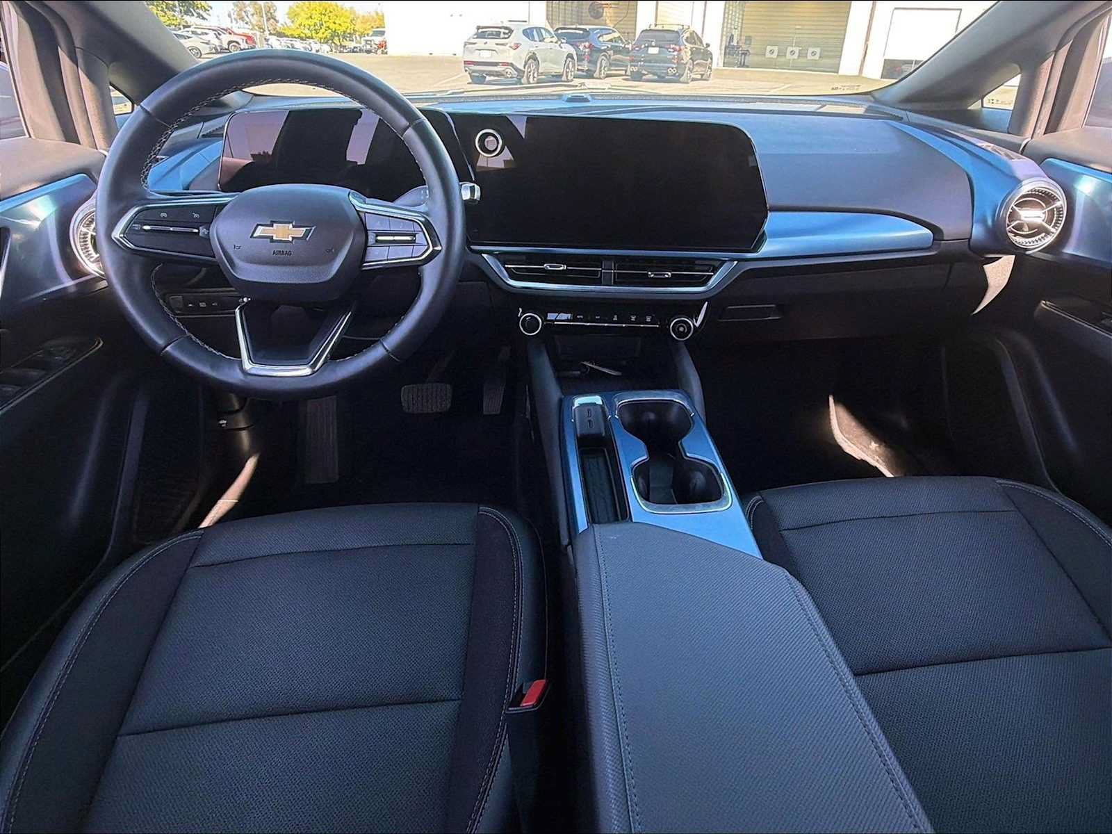 Used 2024 Chevrolet Equinox EV LT AWD/4WD image 16