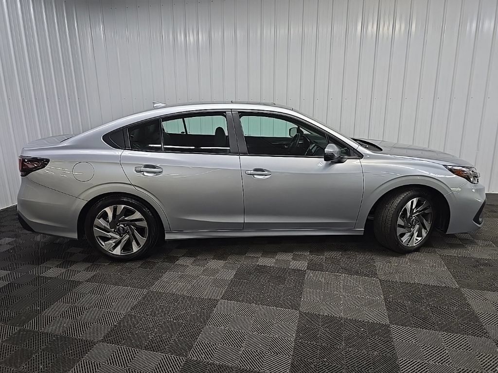 Used 2025 Subaru Legacy Limited AWD/4WD image 2