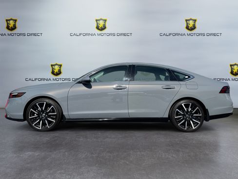 Used 2023 Honda Accord Touring image 2