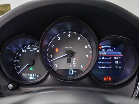 Certified 2025 Porsche Macan S image 26