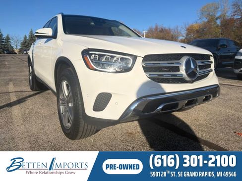 Used 2022 Mercedes-Benz GLC 300 4MATIC image 1