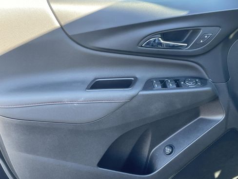 Used 2022 Chevrolet Equinox RS w/ RS Leather Package image 21