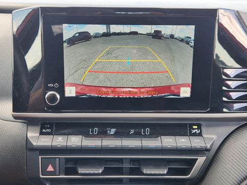 Used 2025 Toyota Camry SE FWD image 19