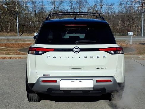Certified 2024 Nissan Pathfinder SL image 16