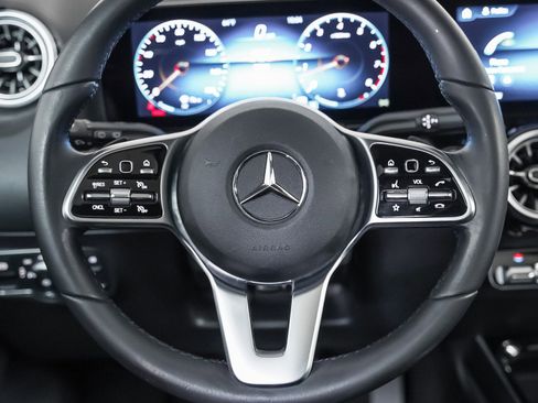 Certified 2022 Mercedes-Benz GLA 250 image 16