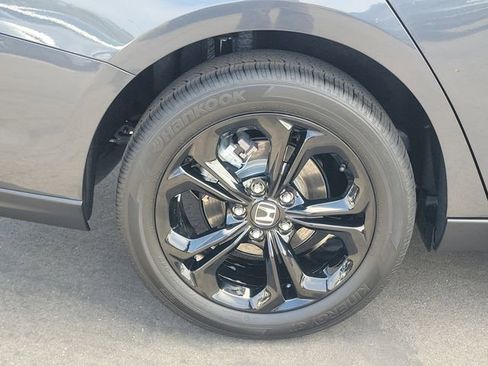 Certified 2025 Honda Accord SE image 6