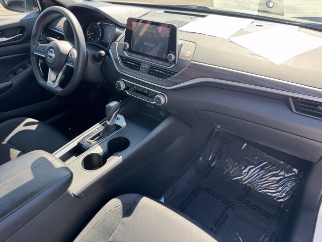 Used 2025 Nissan Altima 2.5 SV FWD image 5