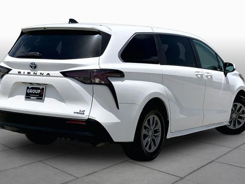 Used 2023 Toyota Sienna LE FWD image 13