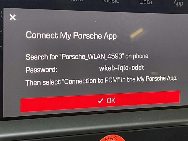 Certified 2025 Porsche Macan AWD/4WD image 31
