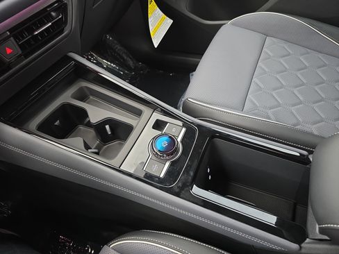 New 2026 Volkswagen Tiguan SEL R-Line AWD/4WD image 24