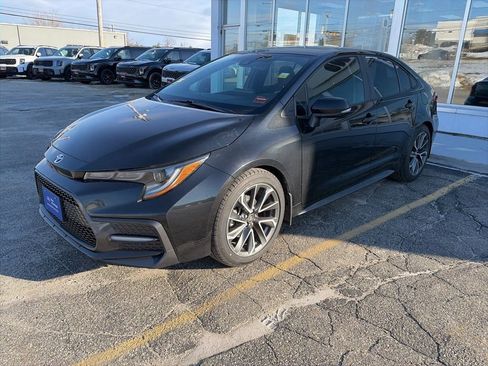 Used 2022 Toyota Corolla SE image 3