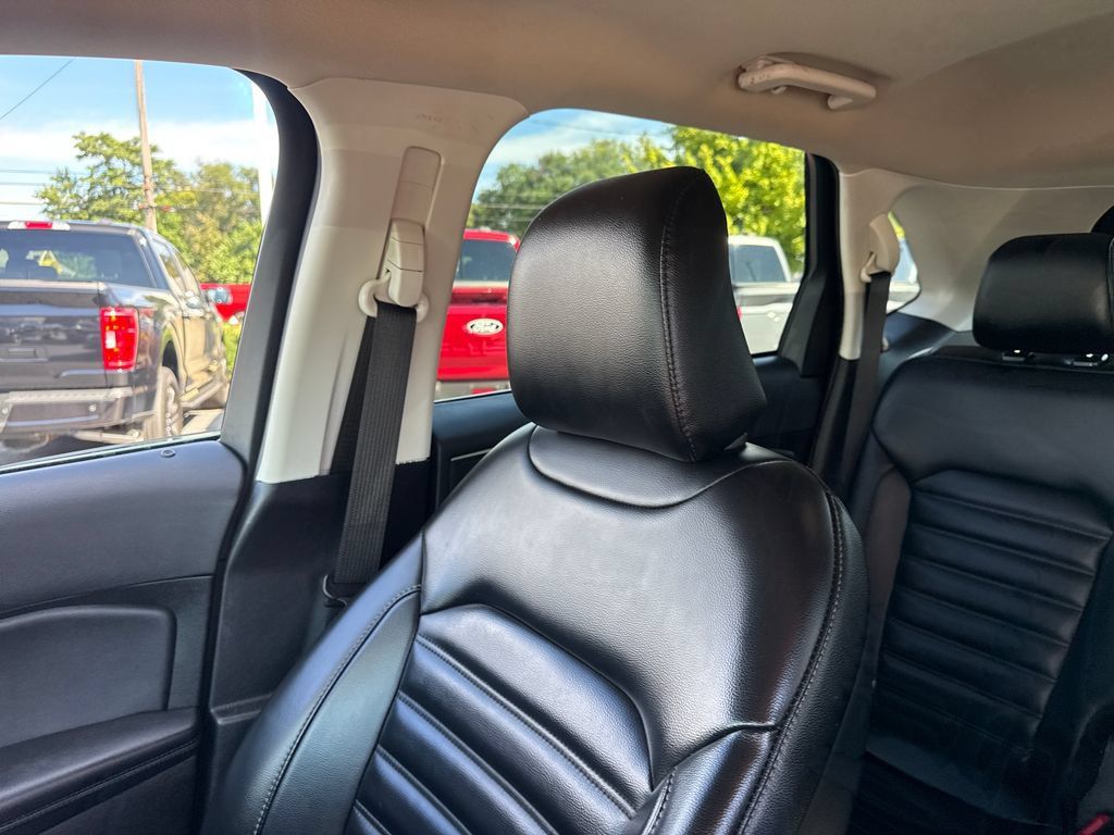 Used 2024 Ford Edge SEL AWD/4WD image 35