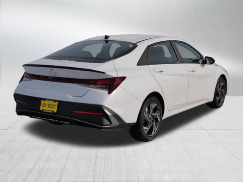 Certified 2025 Hyundai Elantra Sport image 7
