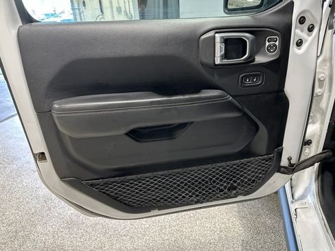Used 2020 Jeep Gladiator Rubicon AWD/4WD image 13