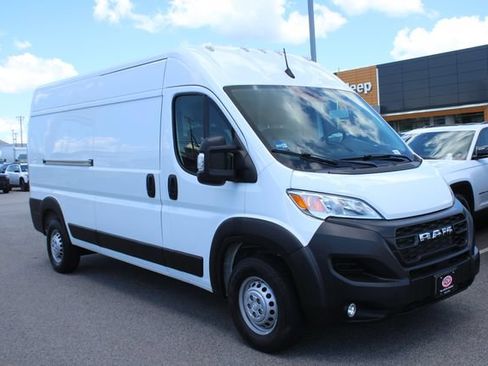 Used 2025 RAM ProMaster 2500 w/ Convenience Group FWD image 1