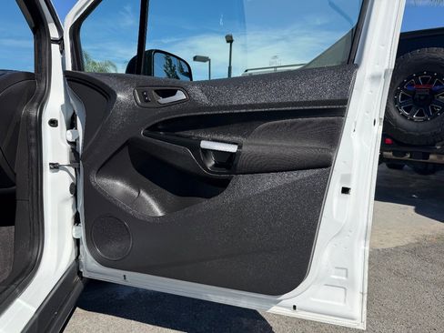 Used 2017 Ford Transit Connect XLT image 24