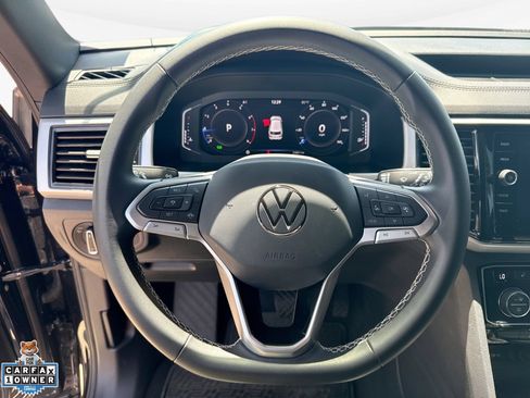 Used 2023 Volkswagen Atlas Cross Sport SE FWD image 12