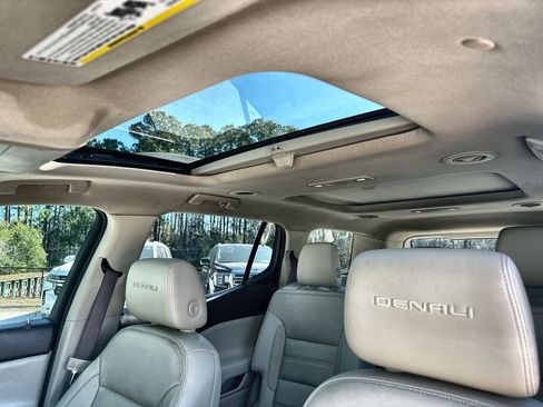 Certified 2017 GMC Acadia Denali w/ Technology Package image 19