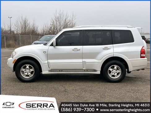 Used 2003 Mitsubishi Montero 20th Anniversary image 2