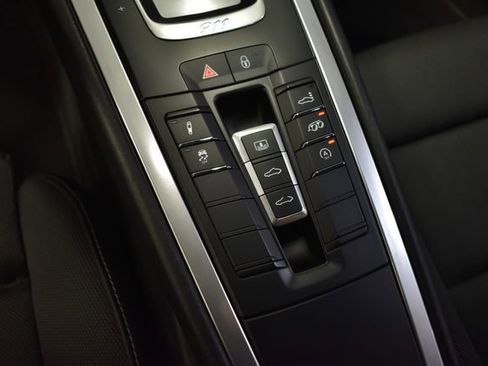 Used 2017 Porsche 911 Carrera 4S image 16