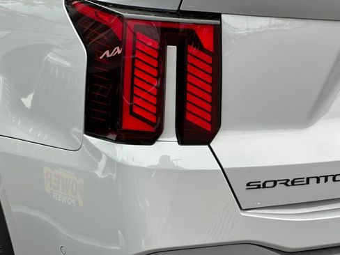 Used 2025 Kia Sorento SX Prestige AWD/4WD image 26