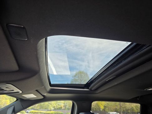 Used 2025 Chevrolet Silverado 1500 High Country w/ Technology Package image 13