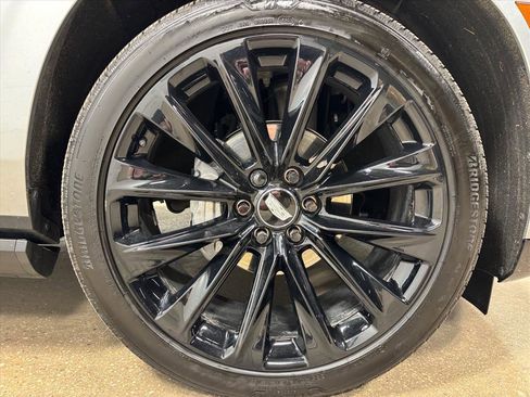 Used 2025 Cadillac Escalade Sport Platinum w/ LPO, ONYX Package image 11