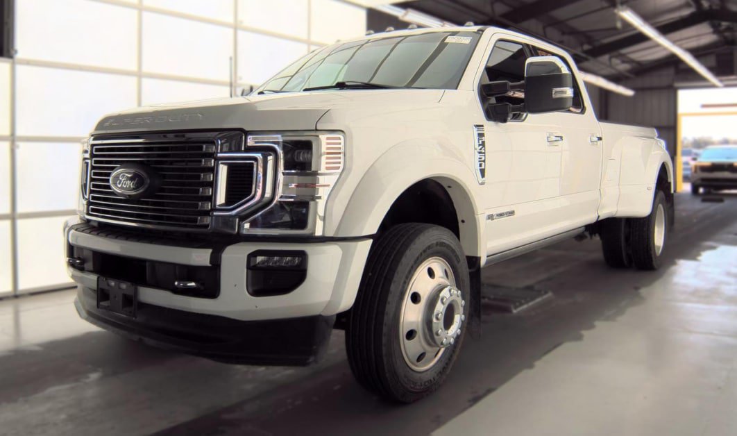 Used 2021 Ford F450 Platinum w/ FX4 Off-Road Package AWD/4WD image 1