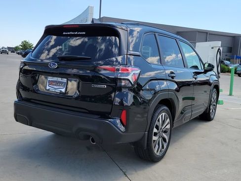 Used 2025 Subaru Forester Touring AWD/4WD image 3