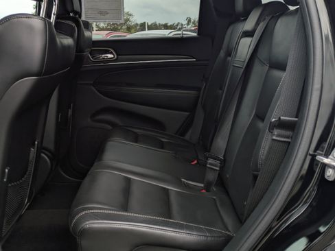 Used 2017 Jeep Grand Cherokee Limited image 15