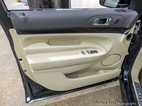 Used 2014 Lincoln MKT AWD w/ Equipment Group 201A image 20