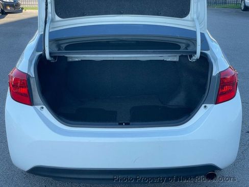 Used 2017 Toyota Corolla SE w/ Carpet Mat Package (TMS) FWD image 25