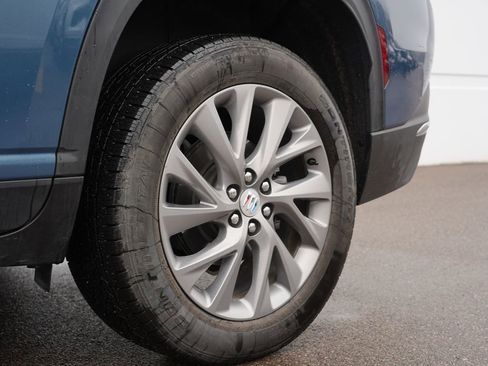 Used 2025 Buick Enclave Preferred image 34