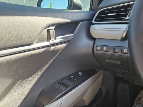 Used 2023 Toyota Camry XLE w/ Navigation Package FWD image 32