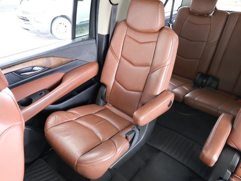 Used 2016 Cadillac Escalade ESV Premium AWD/4WD image 23