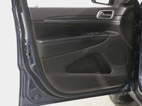 Used 2020 Jeep Grand Cherokee Limited image 4