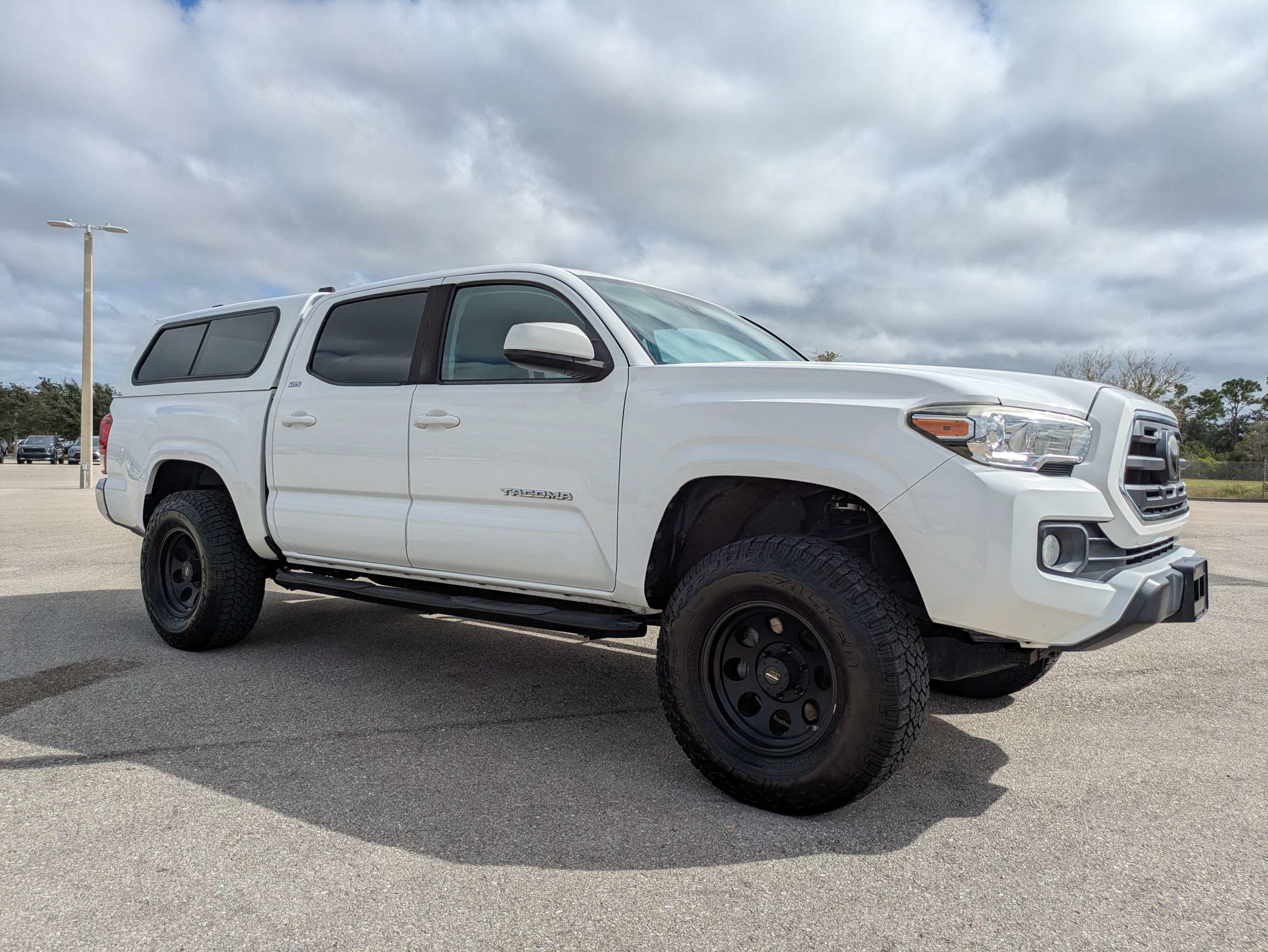 Used 2019 Toyota Tacoma SR5 RWD image 2