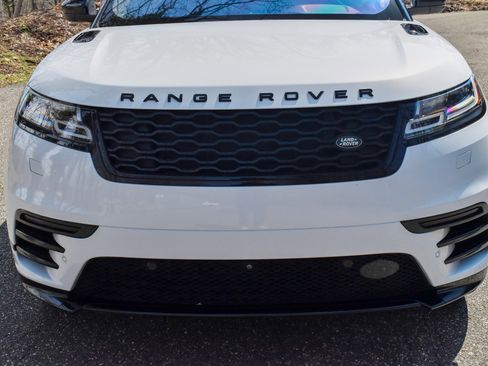 Used 2021 Land Rover Range Rover Velar R-Dynamic S image 12