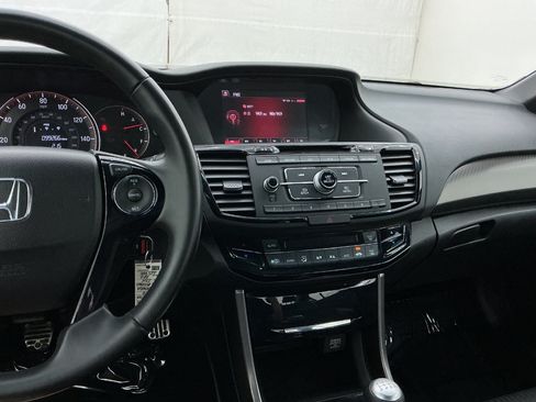 Used 2017 Honda Accord Sport image 33