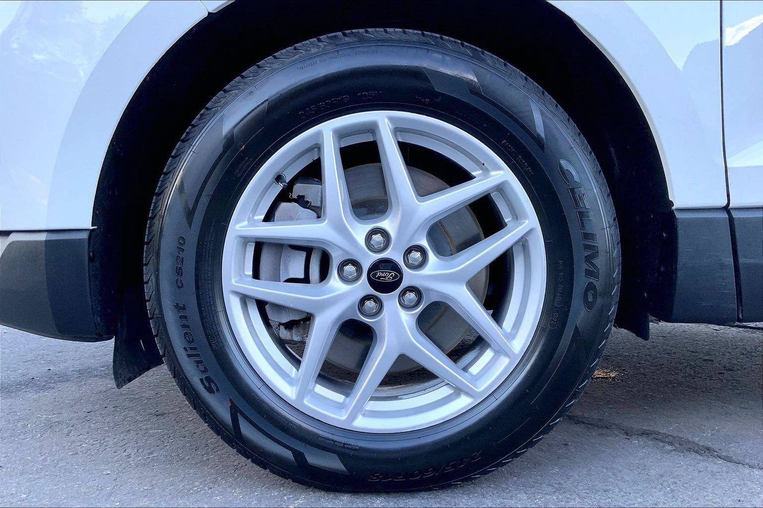 Used 2024 Ford Edge SEL AWD/4WD image 9