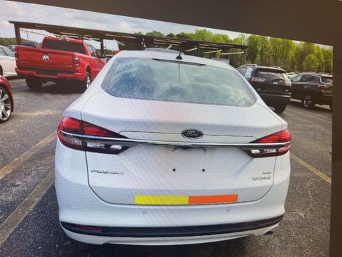Used 2018 Ford Fusion SE w/ Equipment Group 602A image 12