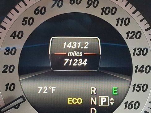 Used 2014 Mercedes-Benz E 350 4MATIC Sedan image 22