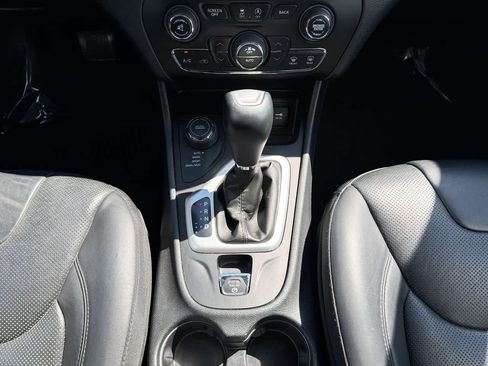 Used 2017 Jeep Cherokee Overland w/ Technology Group image 35